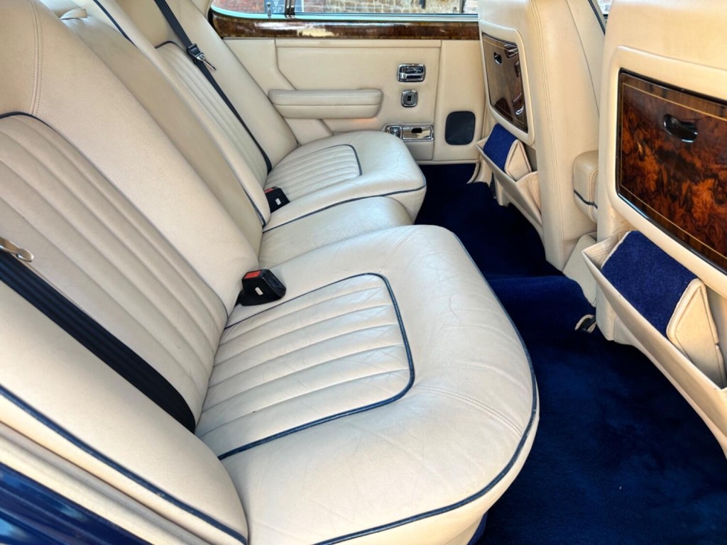 ROLLS-ROYCE SILVER SPIRIT