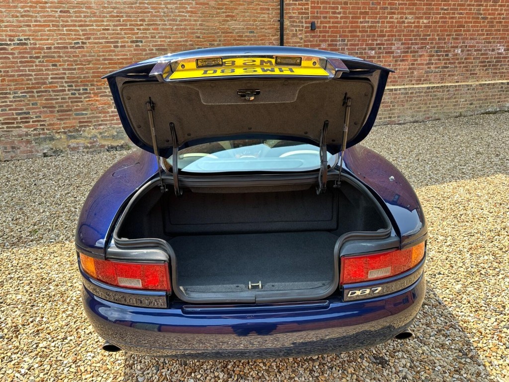 ASTON MARTIN DB7