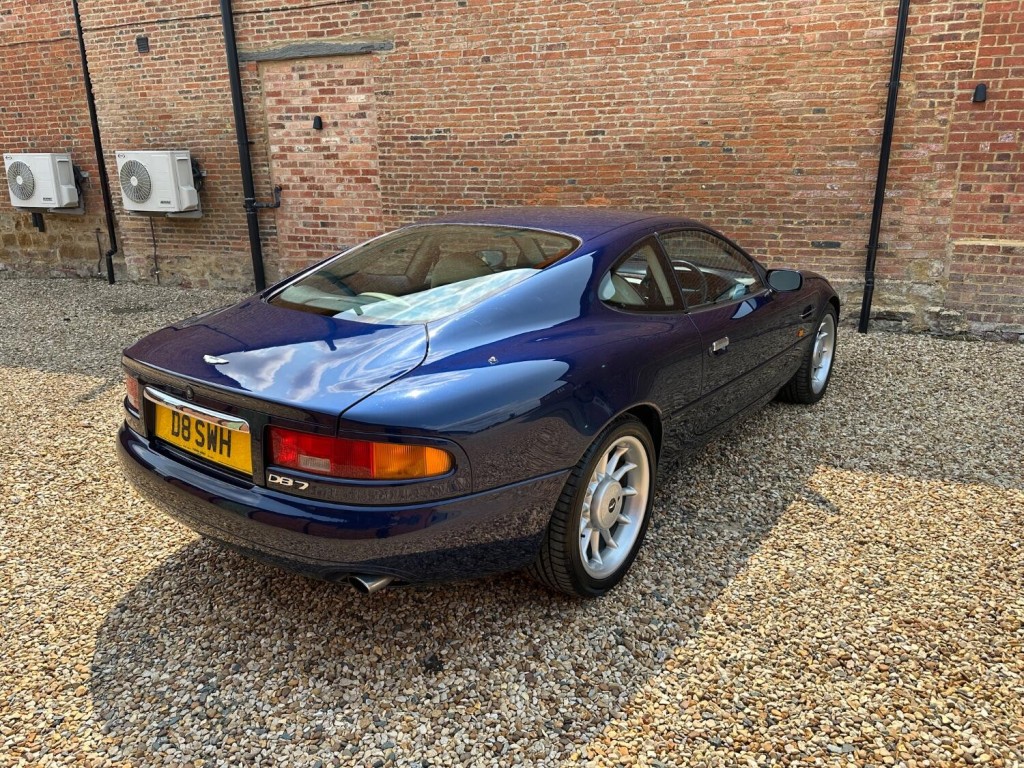 ASTON MARTIN DB7