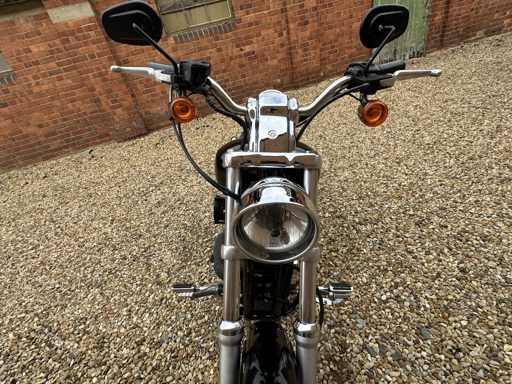 HARLEY-DAVIDSON Sportster