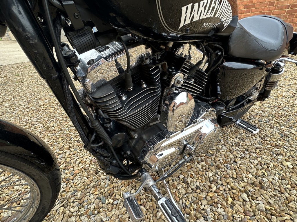 HARLEY-DAVIDSON Sportster