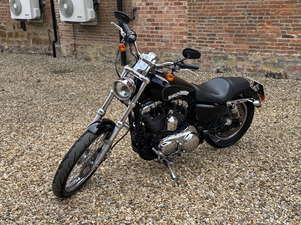 HARLEY-DAVIDSON Sportster