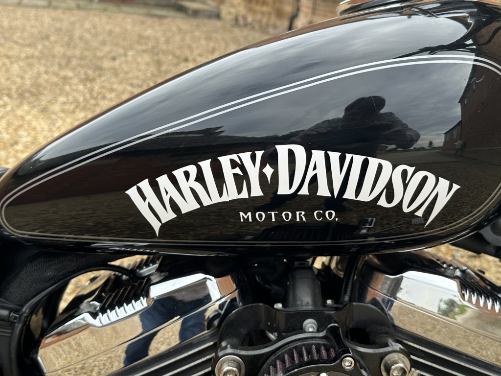 HARLEY-DAVIDSON Sportster