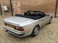 PORSCHE 944