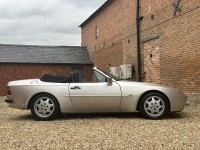 PORSCHE 944