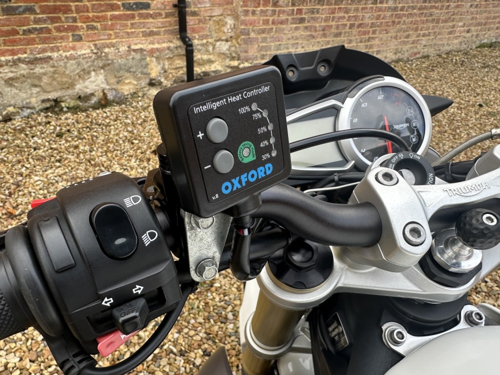 TRIUMPH STREET TRIPLE 675