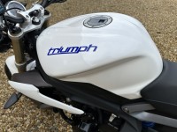 TRIUMPH STREET TRIPLE 675