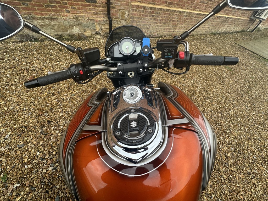 SUZUKI GSX1300 B-King