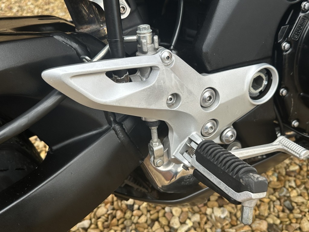 SUZUKI GSX1300 B-King