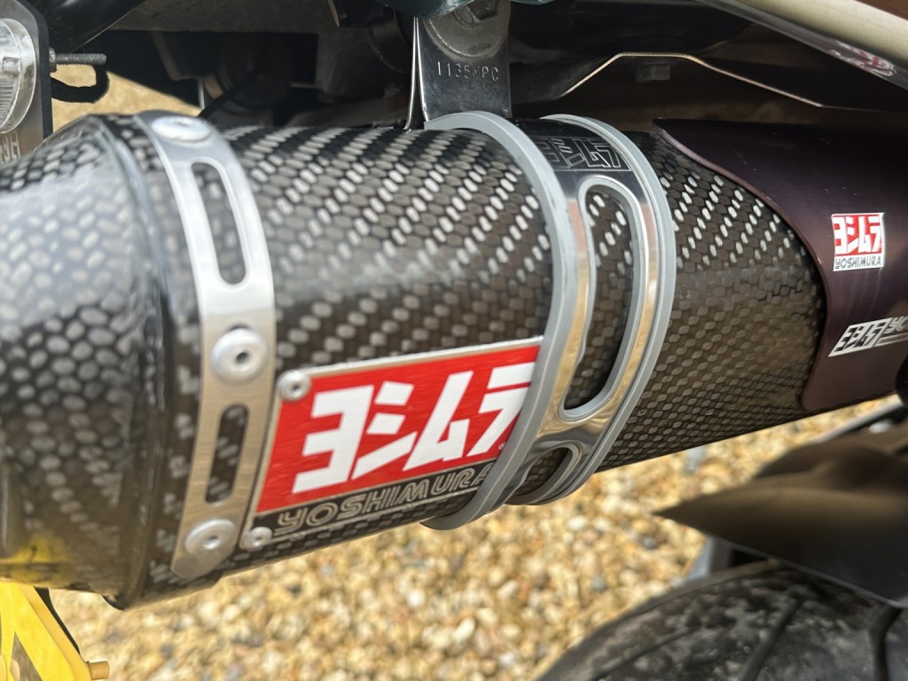 SUZUKI GSX1300 B-King