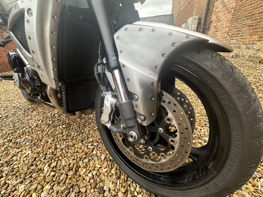 SUZUKI GSX1300 B-King