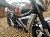 SUZUKI GSX1300 B-King