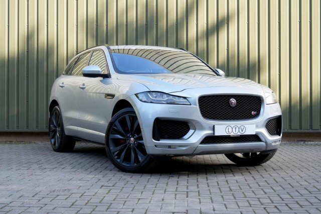 JAGUAR F-PACE