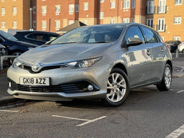 TOYOTA AURIS