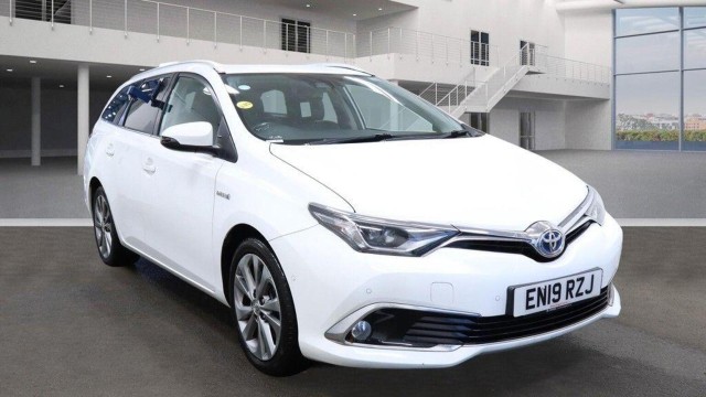 TOYOTA AURIS