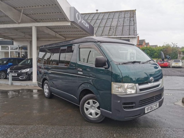 TOYOTA HIACE