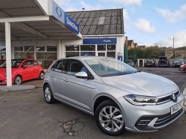VOLKSWAGEN POLO
