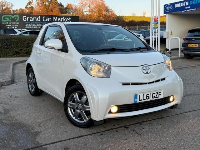 TOYOTA IQ