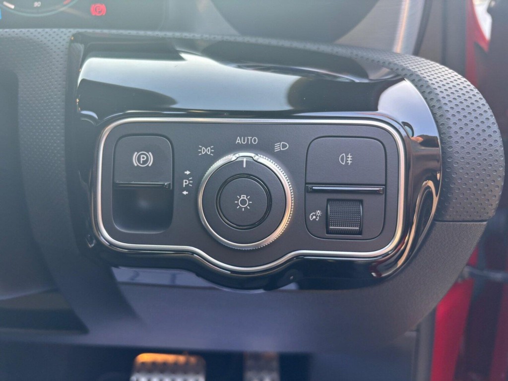 MERCEDES-BENZ A CLASS