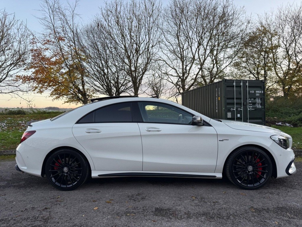 MERCEDES-BENZ CLA