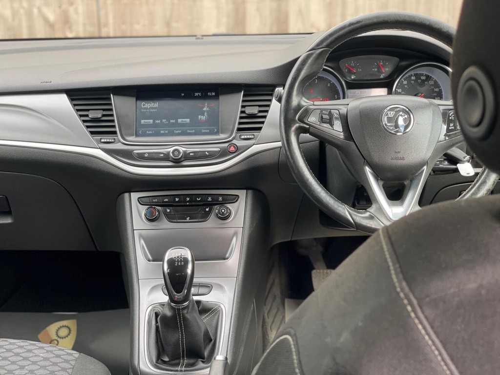 VAUXHALL ASTRA