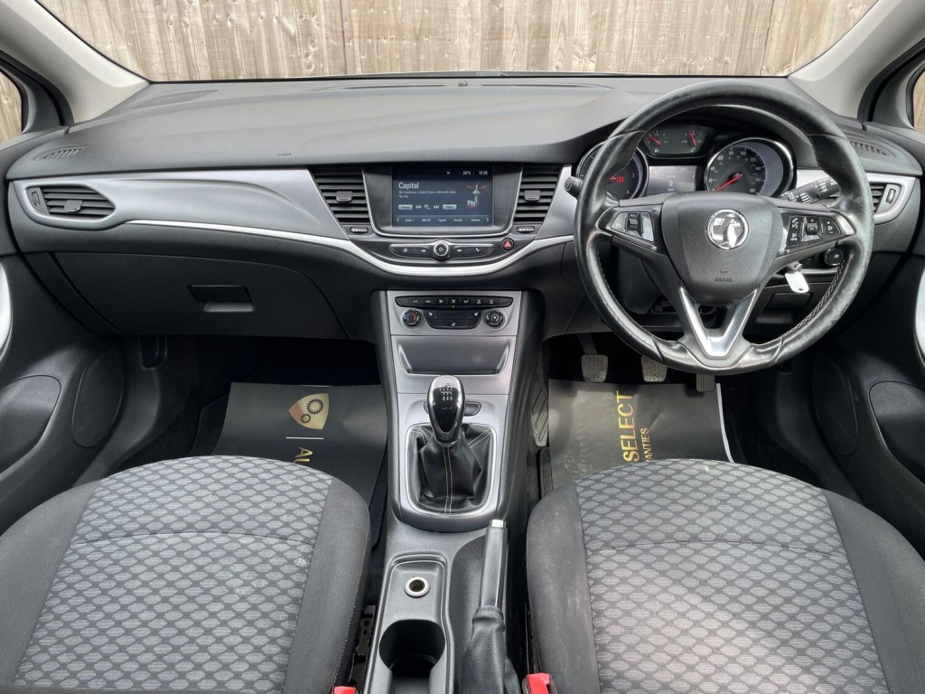 VAUXHALL ASTRA