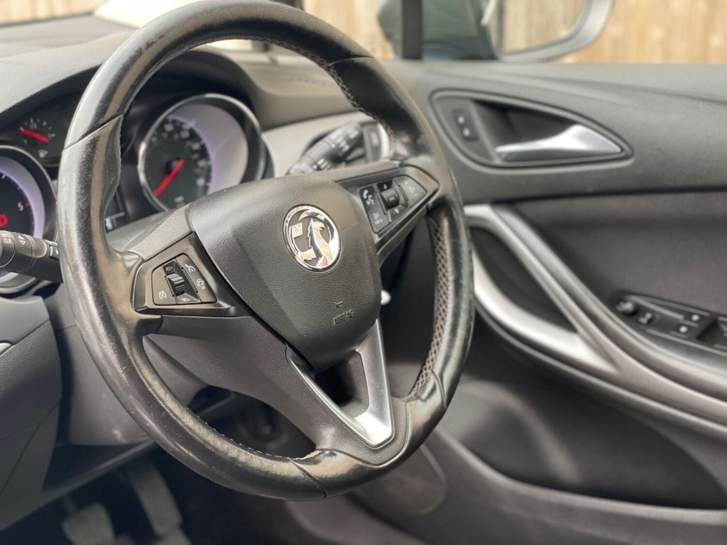 VAUXHALL ASTRA