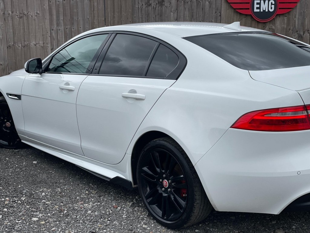 JAGUAR XE