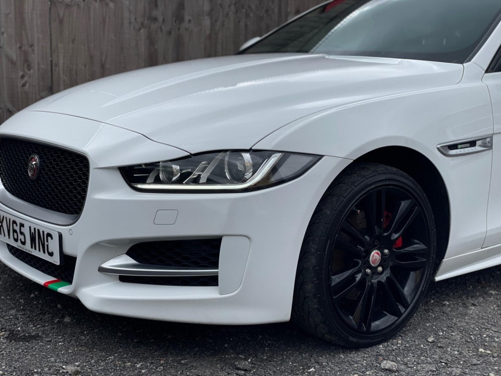 JAGUAR XE