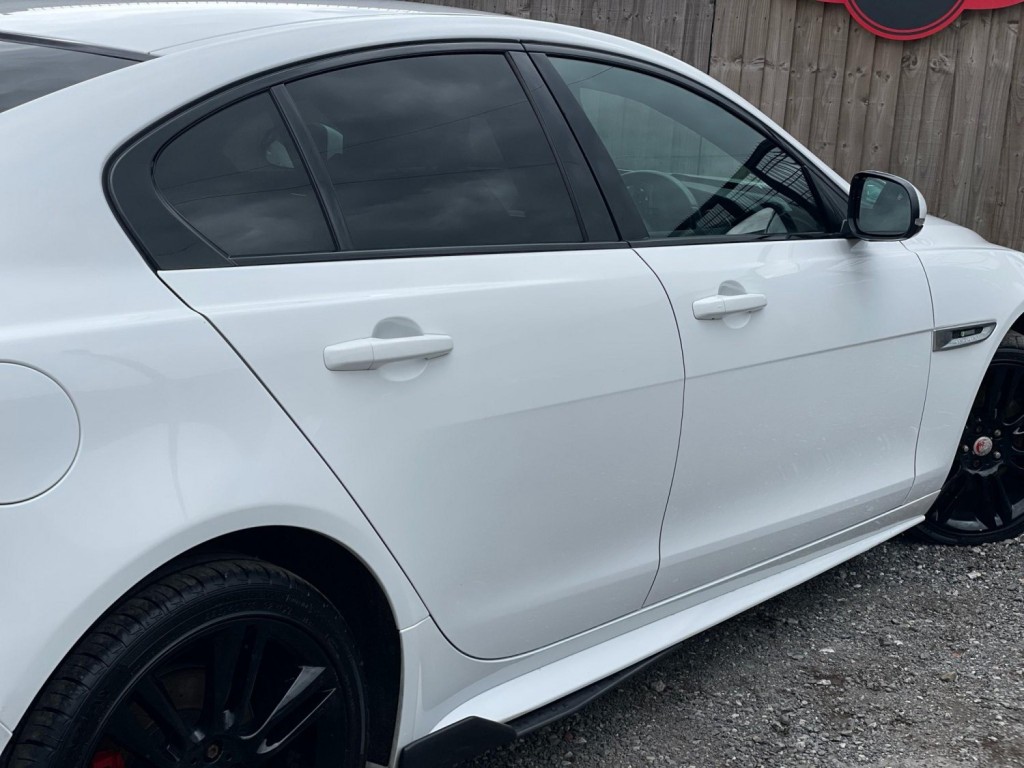 JAGUAR XE