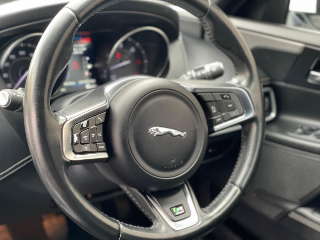 JAGUAR XE