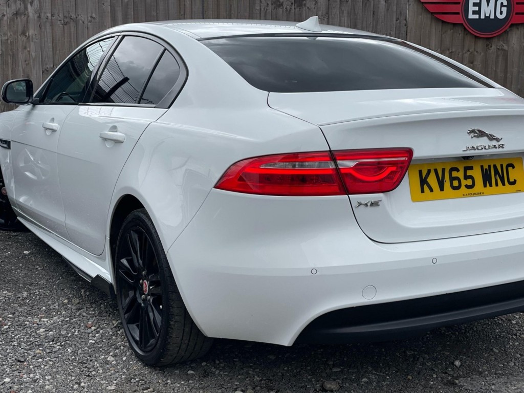 JAGUAR XE