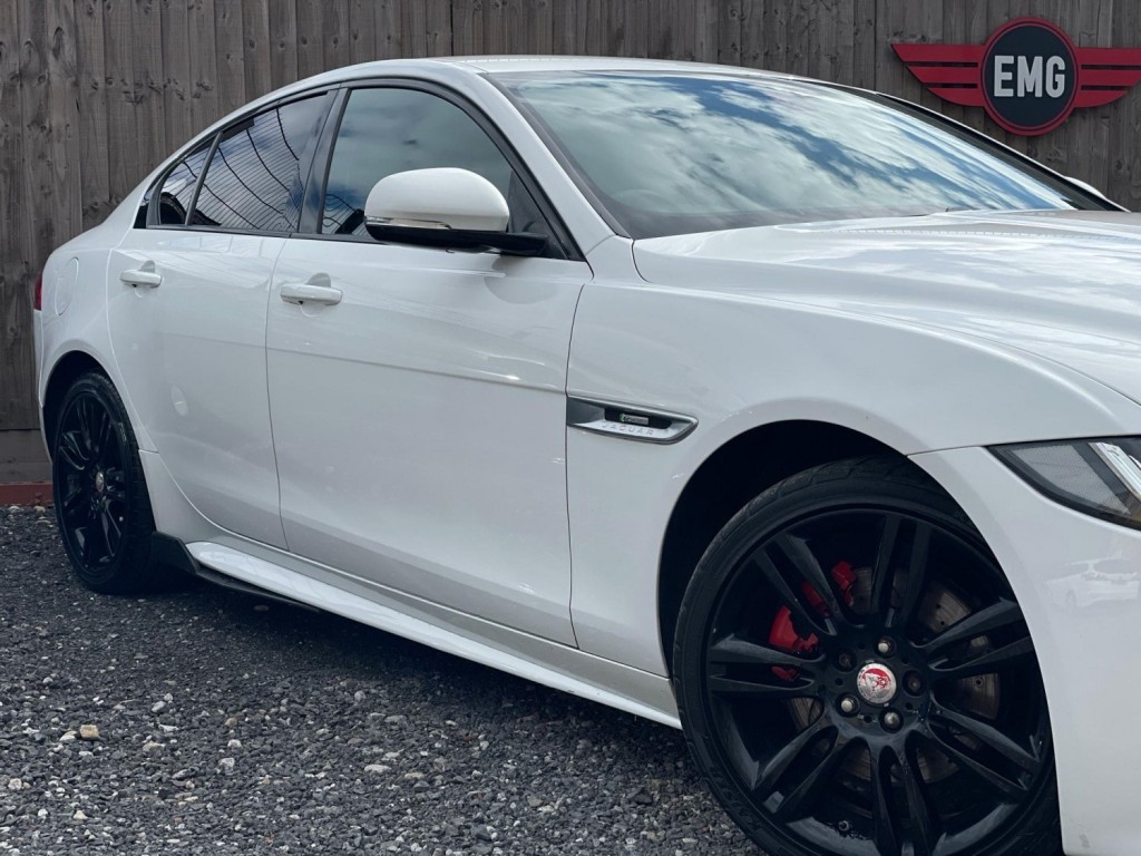 JAGUAR XE