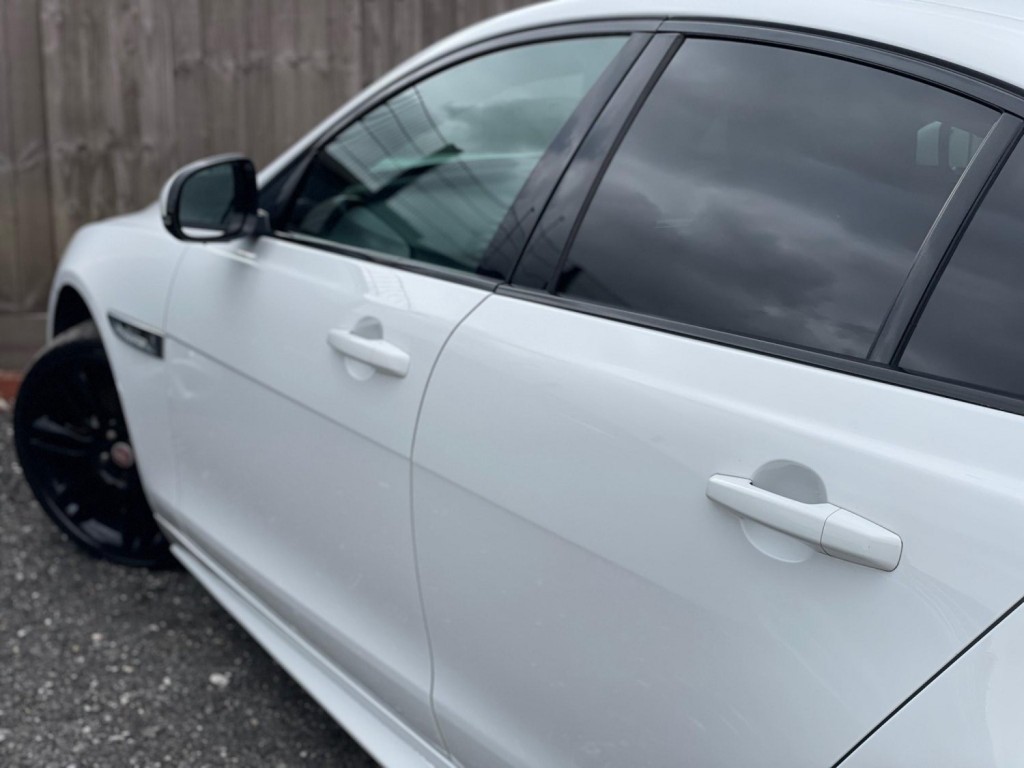 JAGUAR XE