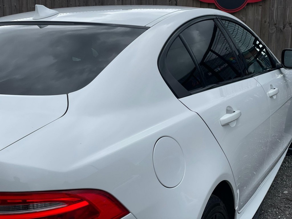 JAGUAR XE