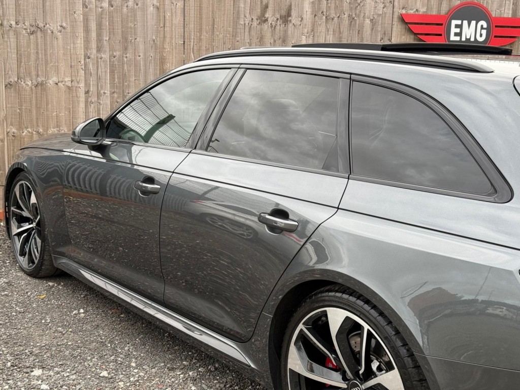 AUDI RS4