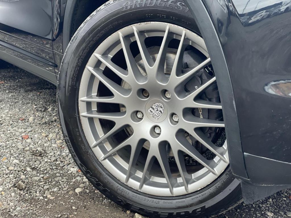 PORSCHE CAYENNE