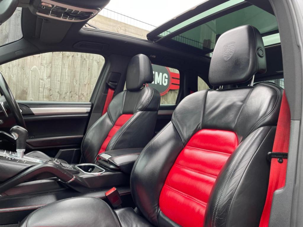 PORSCHE CAYENNE