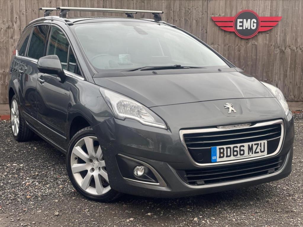 PEUGEOT 5008