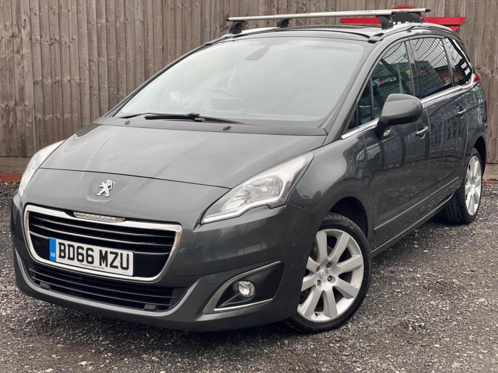 PEUGEOT 5008