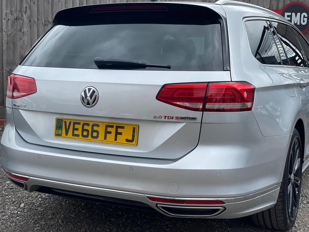 VOLKSWAGEN PASSAT