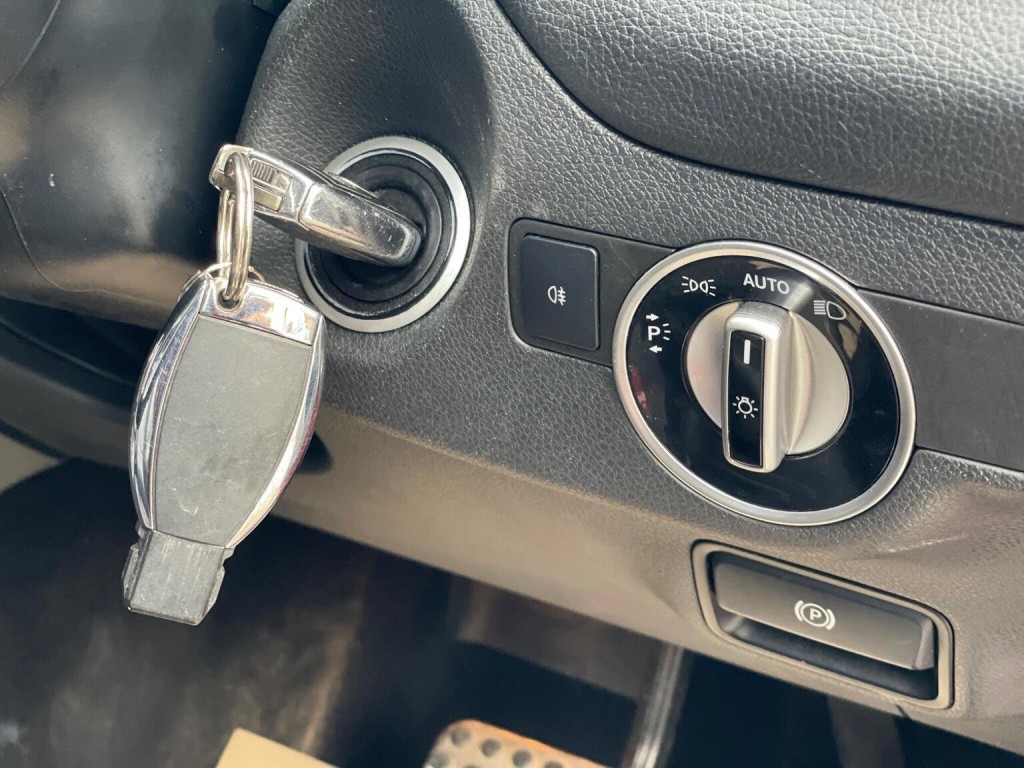 MERCEDES-BENZ GLA CLASS