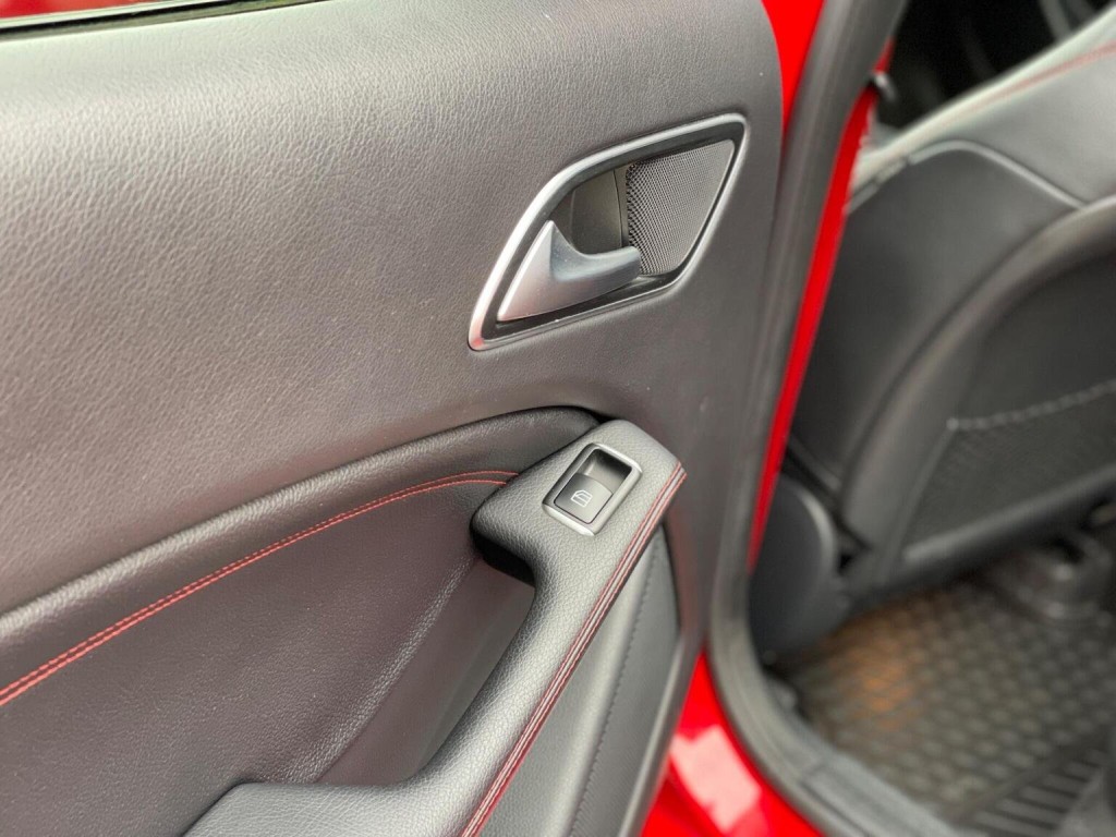 MERCEDES-BENZ GLA CLASS