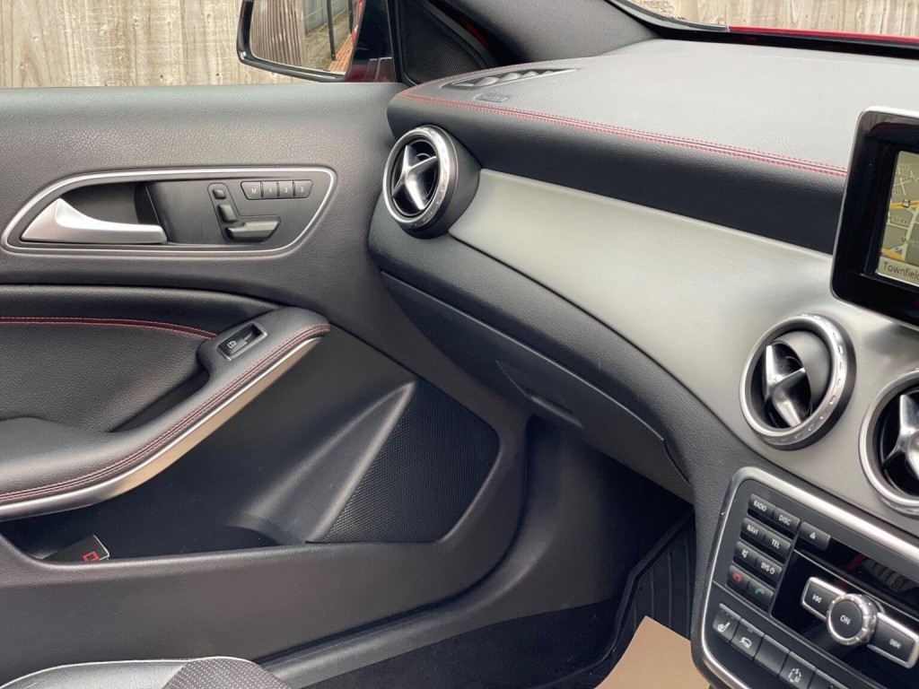 MERCEDES-BENZ GLA CLASS