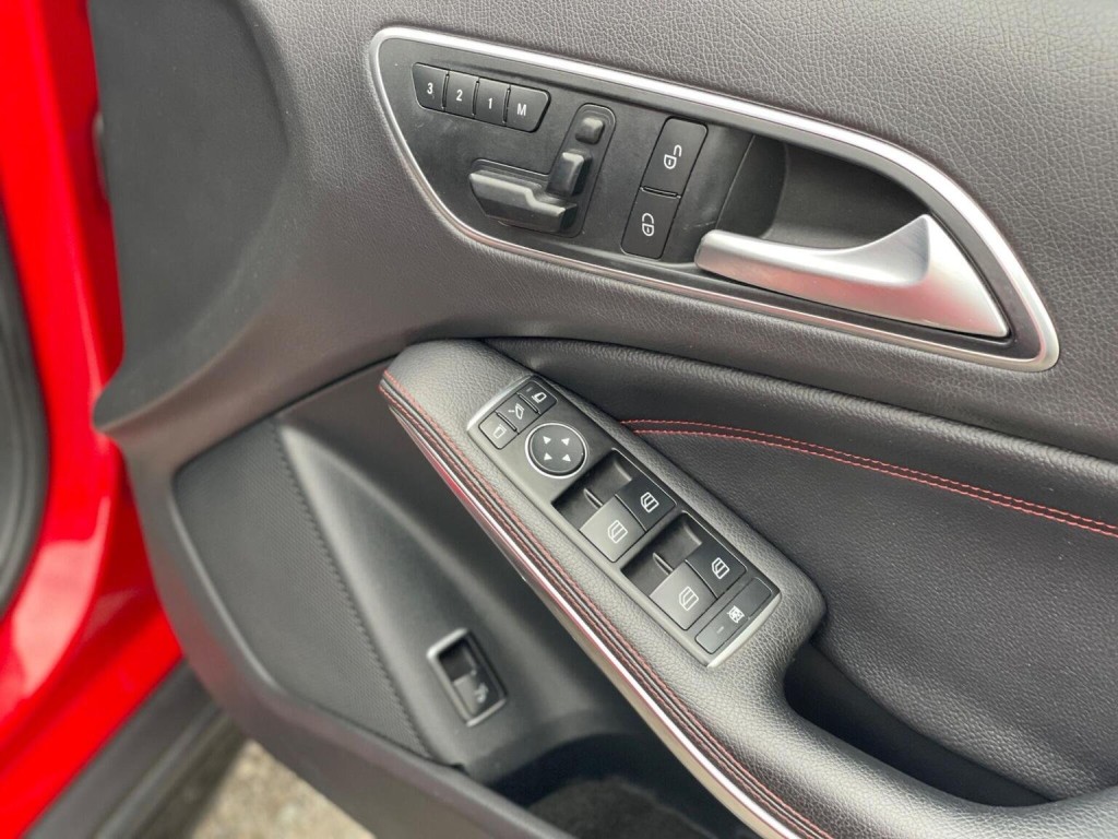 MERCEDES-BENZ GLA CLASS