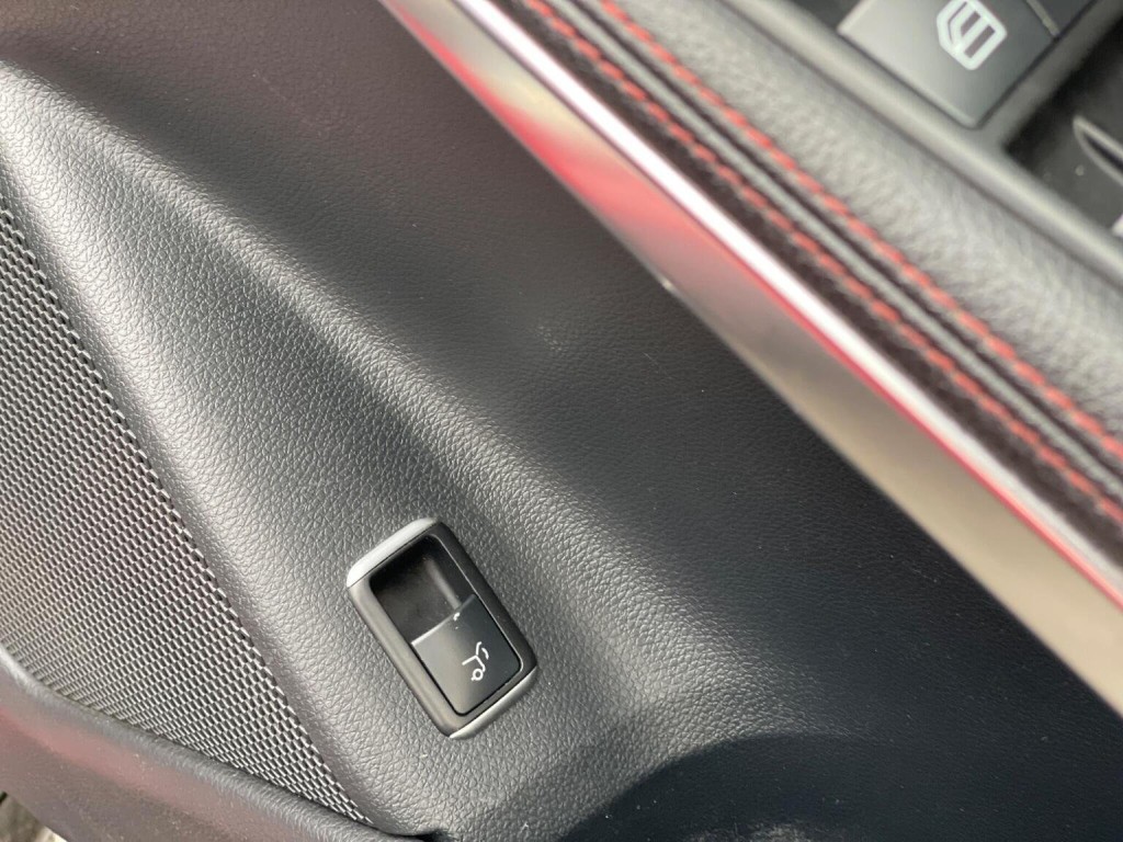 MERCEDES-BENZ GLA CLASS