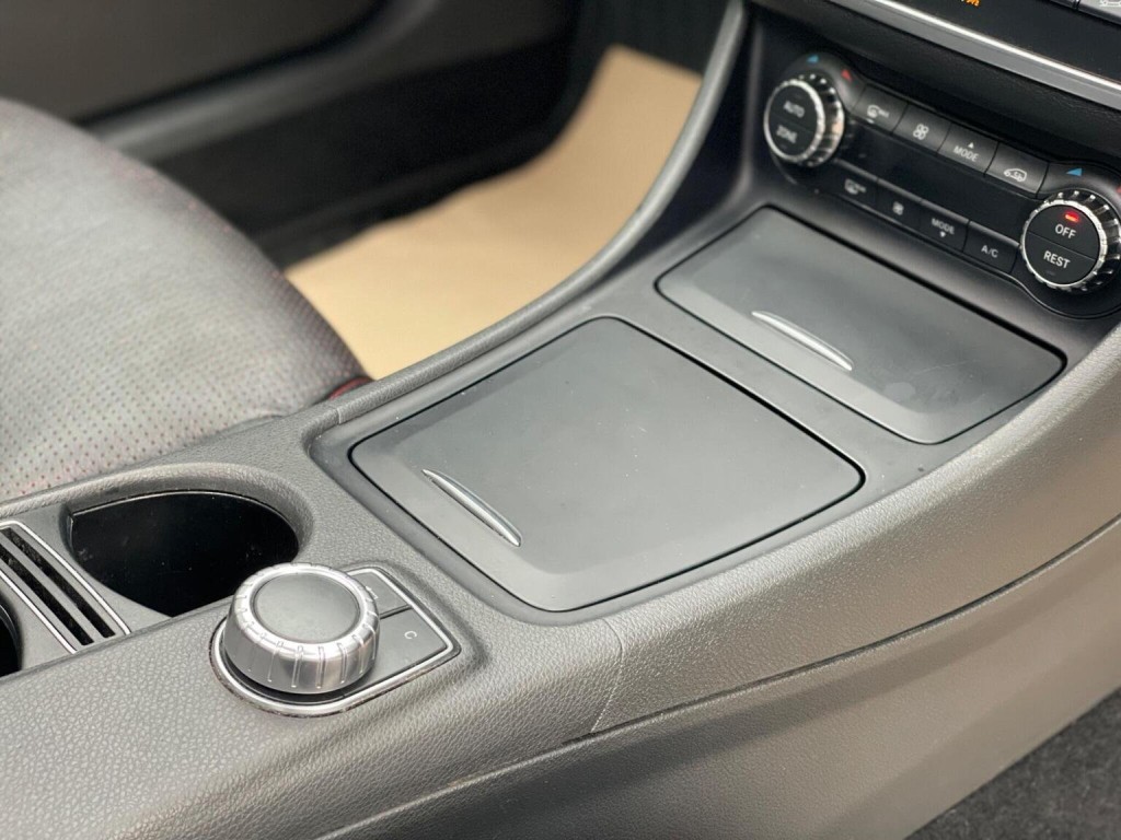 MERCEDES-BENZ GLA CLASS