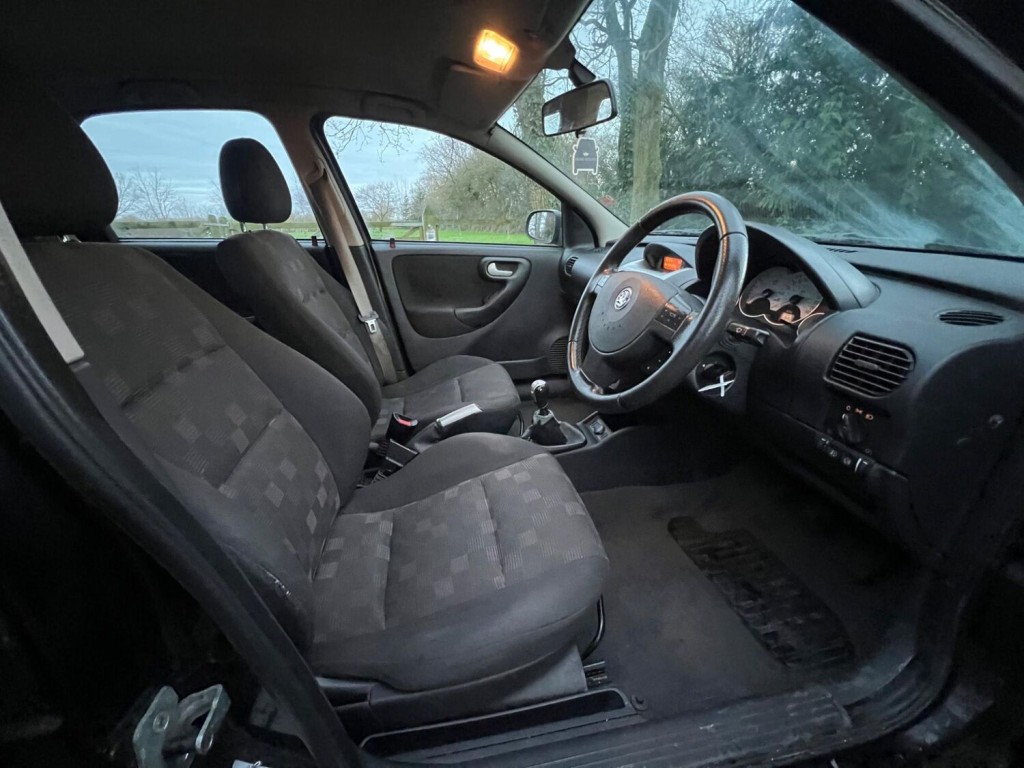 VAUXHALL CORSA