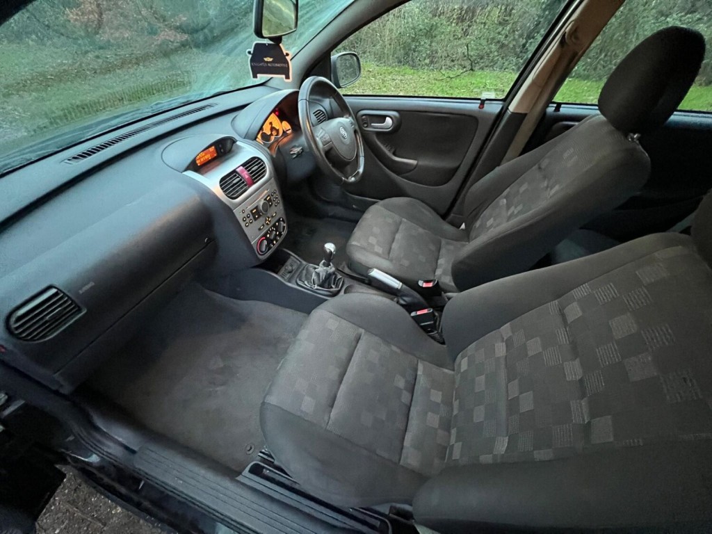 VAUXHALL CORSA