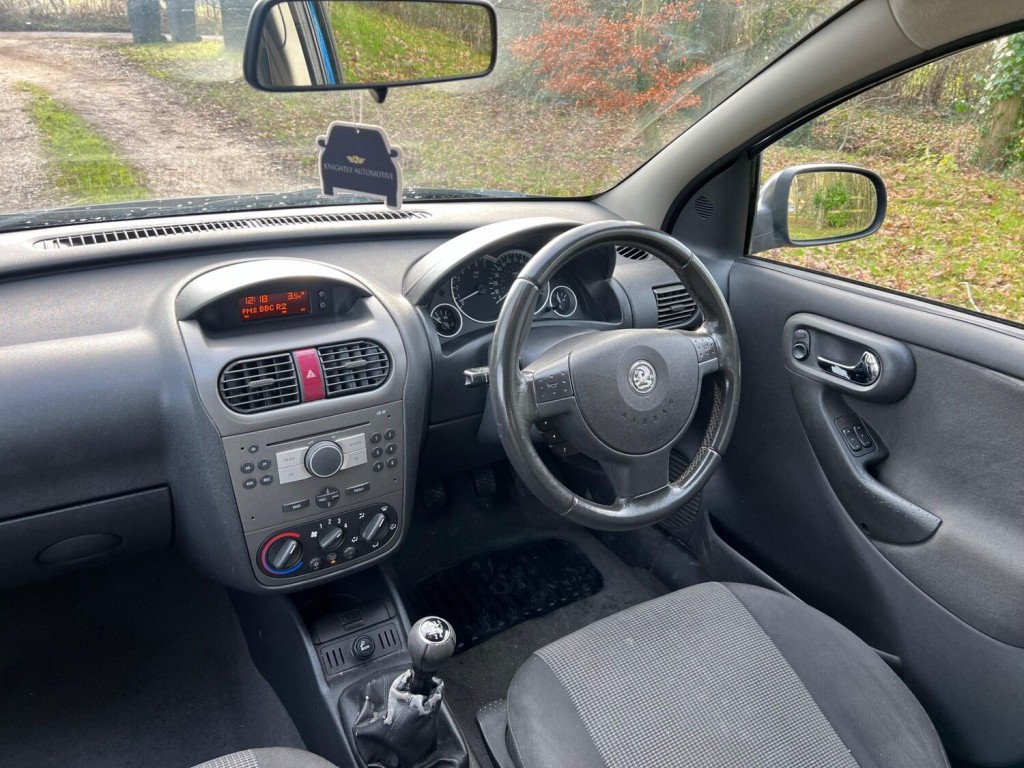VAUXHALL CORSA